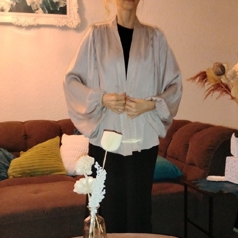 Elegant Women's Gray Jacket